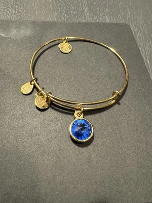 Alex Ani May Birthstone Swarovski Verde 💚 Pulseira Berloque de Cristal Prata ✨️  - Imagem 1 de 3