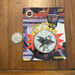 Vintage NHL Hockey Puck Gomma San Jose Squali Stazionario Pentech 1994 Nuovo 2" - Foto 1 di 2