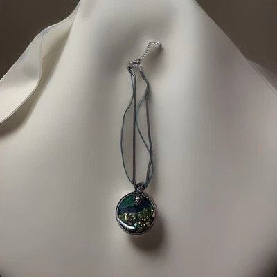 Винтажное подписанное потрясающее зеленое эмалированное ожерелье с двойной цепочкой Laura Ashley красивое  - Изображение 1 из 4