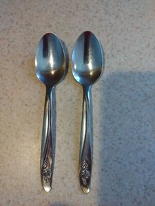 lot of 2 TEASPOONS Oneida Custom Roseanne Rose glossy Flatware Stainless - Picture 1 of 5