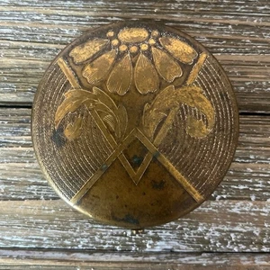 Antique Make Up Compact Brass Art Deco Flowers Vintage - Picture 1 of 8