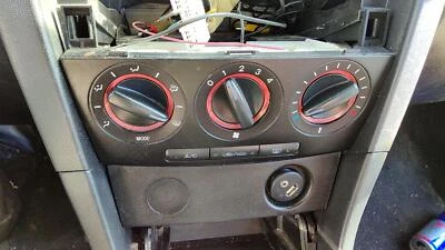 2004-06 Mazda 3 módulo de controle de temperatura no painel aquecedor cabeça CA FABRICANTE DE EQUIPAMENTO ORIGINAL BN8L61190D - Imagem 1 de 4
