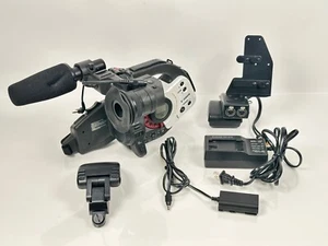 Vintage Canon DM-XL1S A Mini DV Handheld Camcorder 3CCD BP-100 CA-910 - Picture 1 of 22