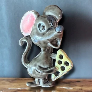 Broche de queso de ratón esmaltado caprichoso prendedor de solapa vintage firmado Gerry’s - Imagen 1 de 8