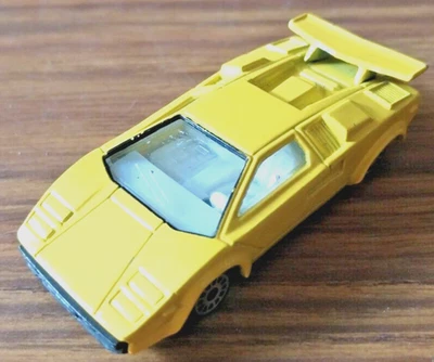 Lamborghini Countach amarillo fundido a presión sin marca hecho en China Foto 1 de 4