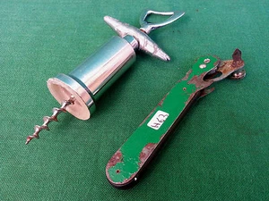 Lot Alter Dosenöffner Korkenzieher Mit Stelzen A Bell Chiusa. H63 - Bild 1 von 2