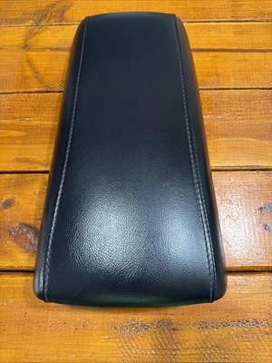 Оригинальная черная кожаная крышка подлокотника для центральной консоли Ford Edge 2011-2014 годов выпуска - Изображение 1 из 4