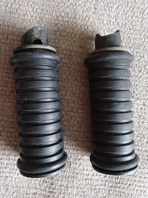 Kawasaki W650 EJ650 2 x Rear Foot pegs Footrests. - Image 1 of 4