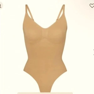 Skims NWOT Seamless Sculpting Thong Body Suit Size XL No Box - Picture 1 of 4