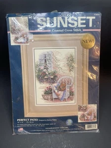 Kit de punto de cruz contado de colección Sunset PERFECT PATIO #13697 DONNY FINLEY RETIRADO - Imagen 1 de 3