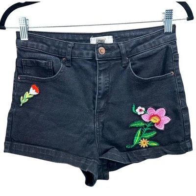 Pantalones Cortos Forever 21 Micro Denim 30 Negros Bordados Florales Cottagecore Foto 1 de 4