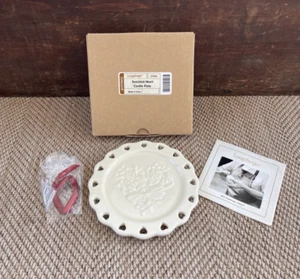 Plato de vela de cerámica Longaberger Sweetheart y cinta marfil crema - Imagen 1 de 5