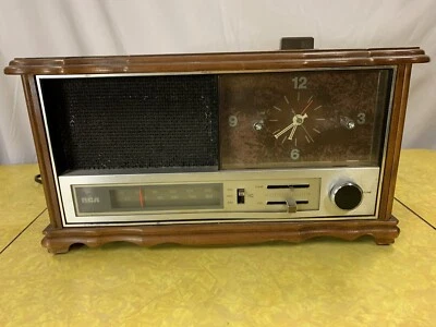 Vintage 1970 RCA AM FM Radio Alarm Clock Model  RZS 494F Tuner Not Working - Image 1 of 4