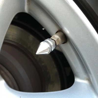 Juego de 4 tapas de válvula de neumático de llanta de aluminio polvo anillo de goma con forma de espiga cromada Foto 1 de 4