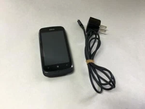 TÉLÉPHONE PORTABLE NOKIA LUMIA 610 ÉTAT DÉBLOQUÉ 9/10 AVEC CHARGEUR AC LOT - Photo 1 sur 6