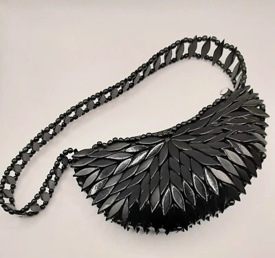 Bolso de hombro hecho a mano de madera de nogal verde oscuro con cuentas Foto 1 de 4