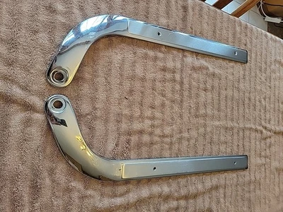 1970-72 OLDSMOBILE CUTLASS BENCH SEAT SIDE STAINLESS TRIM - Image 1 of 4