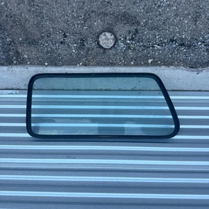 81-91 TOYOTA LAND CRUISER FJ60 FJ62 QUARTER GLASS WINDOW REAR LEFT DRIVER - Picture 1 of 2