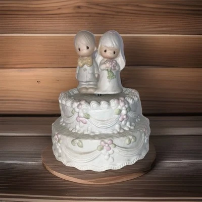 Caja de música de porcelana Precious Moments Caketopper de Enesco Foto 1 de 3