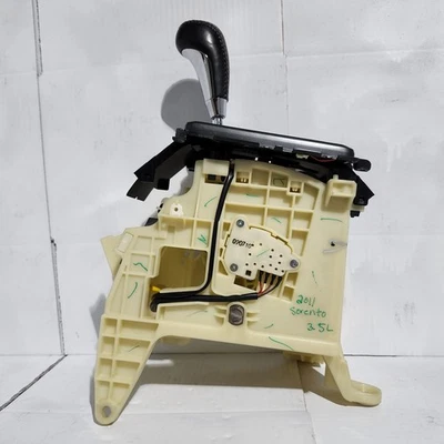 💥 2011-2013 Kia Sorento Floor  Auto Transmission Gear Shifter 46700 1U100 OEM - Image 1 of 3