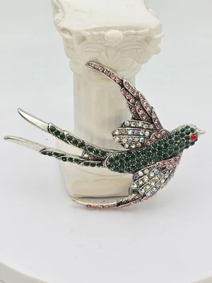 New BETSEY JOHNSON Sparrow Brooch Pendant Green Sparkling Crystals - Image 1 of 4