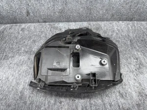 SOPORTE PARACHOQUES INFERIOR TRASERO IZQUIERDO TOYOTA TUNDRA 22-25 MONTAJE CONDUCTOR 62572-0C010 OEM - Imagen 1 de 7