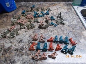 55 Pieces Plastic Play Soldiers (37) + Cowboys (9) and Indians (8) + Rock Wall - Picture 1 of 5