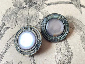 2 boutons anciens en métal et nacre - Fin XIXe Mercerie Couture  French button - Picture 1 of 2