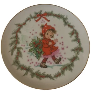 Vintage Lefton Little Girl in Red Coat Christmas Plate 448P  Holly Border 8" - Picture 1 of 3
