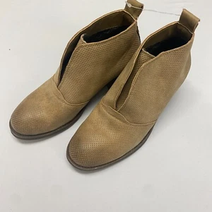 Billabong Women's Eccentric Youth Dune Tan Suede Booties Slip on Ankle Boots US7 - Picture 1 of 6