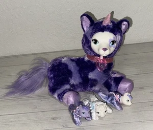 Peluche Llamacorn Sorpresa Sassy Viola Fiore Mamma più 3 bambini - Foto 1 di 5