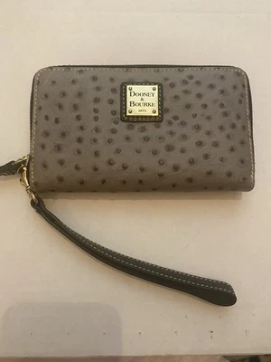 Cartera Dooney & Bourke grande gris claro con cremallera Foto 1 de 3