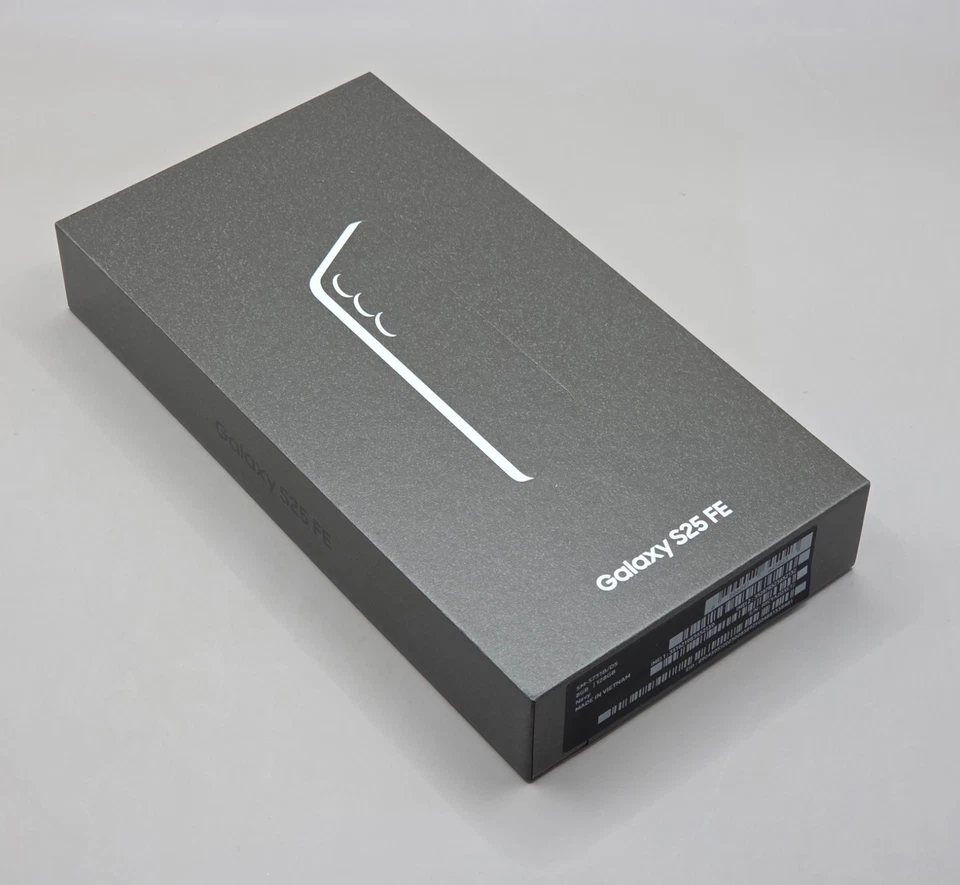 NEW & SEALED Samsung Galaxy S25 FE - 128 GB Navy - UK MODEL 2 YEAR WARRANTY - Image 1 of 4