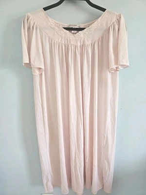 Vintage Miss Elaine Medium Satin Nightgown Pink Short Sleeve Floral Embroidered - Image 1 of 4