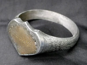 WW1 AUSTRALIAN SOLDIERS TRENCH ART WAR SOUVENIR METAL BRACELET ENGRAVED 'ARRAS'. - Picture 1 of 12
