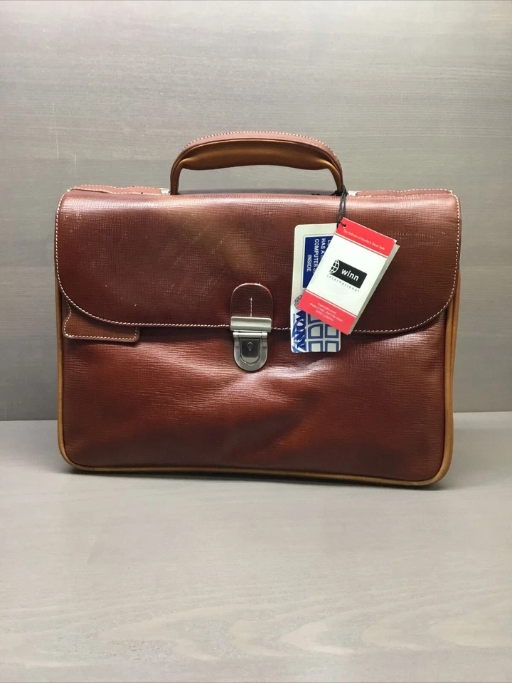 Maletín para computadora Winn International $510, coñac, mediano Foto 1 de 3