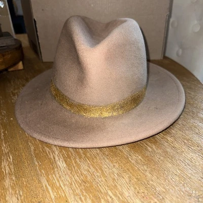 Fedora para mujer Eugenia Kim 100 % lana adorno Foto 1 de 4