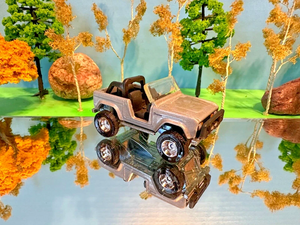 Ford Bronco 1967 plateado metálico Hot Wheels muy raro 2014 Mattel, 1186MJ 1 NL Foto 1 de 3