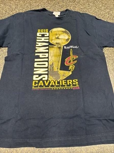 Camiseta Cleveland Cavaliers 2016 Finales Campeones NBA Talla Mediana - Imagen 1 de 5