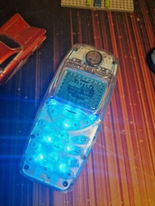 📺 Nokia 3310 RVB édition "Erreur 404" 💥 Lumières arc-en-ciel partout 🌈⚠️ - Photo 1 sur 13