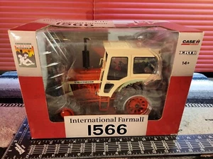 Ertl International Farmall 1566 w/FWA 1/16 Diecast Tractor Replica Collectible - Picture 1 of 7