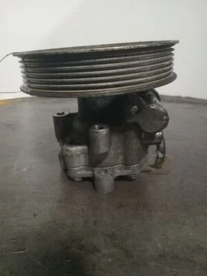 Bomba de dirección asistida usada se adapta a: Audi A4 2.0 2006 grado A Foto 1 de 4