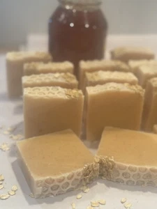 SOAP HandMade Goats Milk Tallow, Olive Oil Coconut Castor Raw Local Honey Oat - Picture 1 of 1