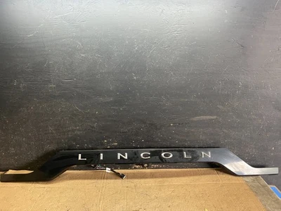 2015 - 2017 Lincoln Navigator Rear Hatch Trim Molding License Camera r7938 DG - Image 1 of 4