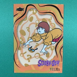 2025 Fleer Scooby Doo Velma Gold #44 Looking For My Glasses - Picture 1 of 12