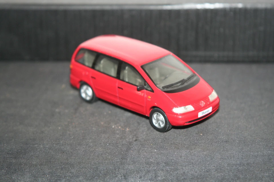 Seltener VW Sharan Volkswagen Herpa Großmodell Spielzeugauto Modellauto 1/43 - Bild 1 von 4