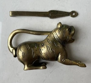 Old Vintage Brass Lion Shape Rare Padlock With Long Key - Picture 1 of 11