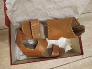 Donald J Pliner Wedge Pump Size 10M - Picture 1 of 4