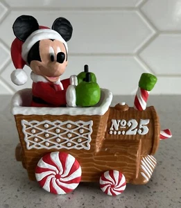2016 Mickey Mouse Hallmark Weihnachtszug Express Musik Bewegung GETESTET FUNKTIONIERT - Bild 1 von 7