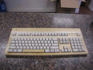 Vintage Apple M3501 Extended Keyboard II - LW42 - Picture 1 of 7